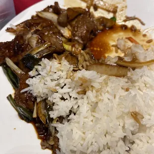 Mongolian beef lunch plate