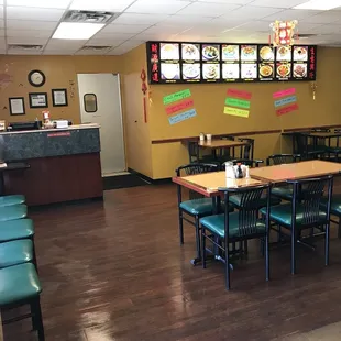 the dining area of a chinese restaurant
