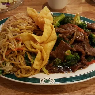 Lunch special with broccoli beef