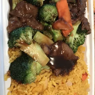 Beef with broccoli combo.