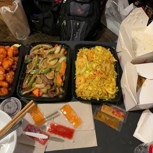 Ummm yes!!! Left to right:: generals chicken, Mongolian beef, Singapore noodles and combo fried / steam rice!