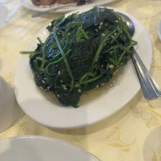 Sauteed Spinach with Garlic Sauce