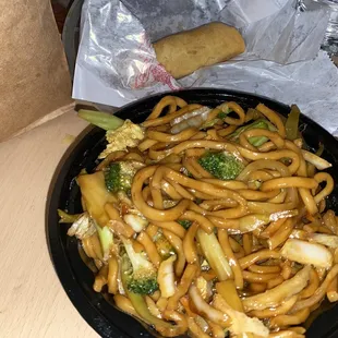 Vegetable Lo Mein w/Spring Rolls (2)