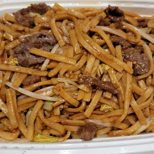 Beef lo mein