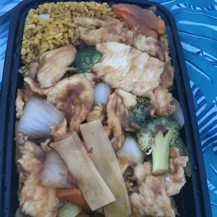 Szechuan chicken- was expecting spicy based on their menu, but bland