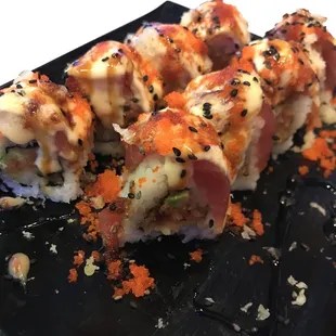 Crunchy tuna roll!! Yum yum~~ very delicious!!