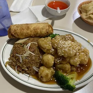 Sesame Chicken Combo Plate