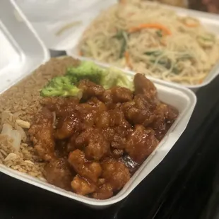 To-go Dinner Combos  Seen: General Tso Chicken