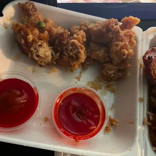 food, chicken wings and fried chicken