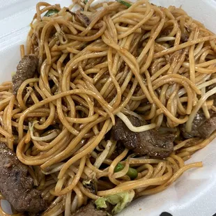 Beef lo mein