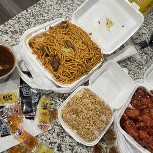 Hot &amp; sour soup, combination lo mein, fried rice, General Tso Chicken