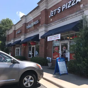 jet's pizza on a sunny day