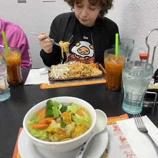 Wor wonton and pad Thai chicken