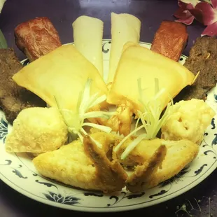 pupu platter yes cheese wonton combo