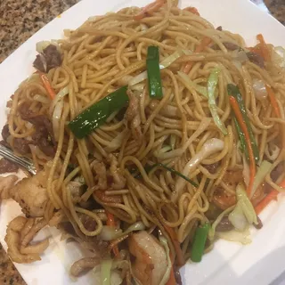 R7 Combination Lo Mein