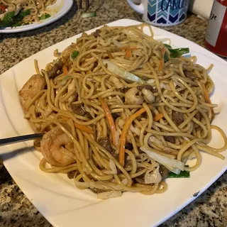 R10 Shrimp Lo Mein