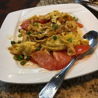 V9 Scrambled Eggs with Tomatoes