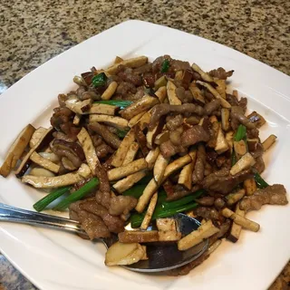 F16 Shredded Pork with Bean Curd