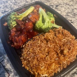 11. General Tso&apos;s Chicken Combo Special