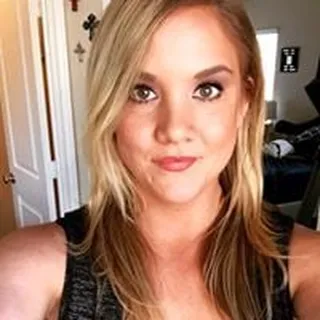 Ellie R.