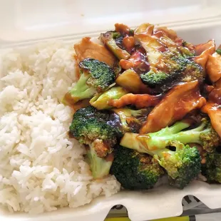 Chicken broccoli (lunch special) with white rice.