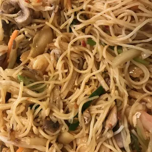 Shrimp Mei Fun w/ good amount of vegetables