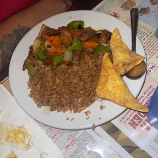 Garlic beef with veggies, fried rice, crab rangoons with duck sauce $6.50