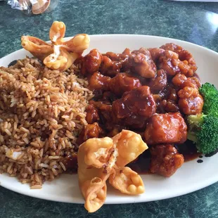 General Tso's Chicken- Lunch Menu $6.25