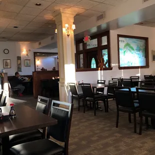 the dining area of a chinese restaurant