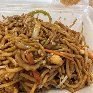 Chicken Lo Mein
