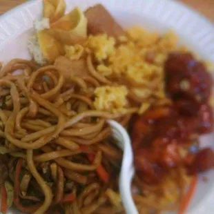 My unorganized plate of deliciousness.