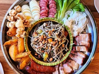 Duck N Good Food Place