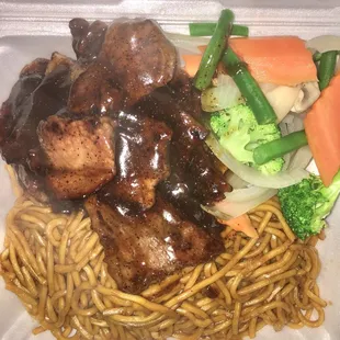 hibachi steak with noodle.