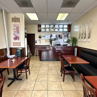 Dining Area and Counter