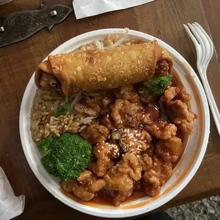 sesame chicken lunch special and chicken egg roll