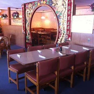 Well kept, very clean and delicious made to order food. My wife and I make it a point to come every time we visit St. Marys