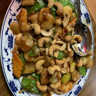 Shrimp with cashews