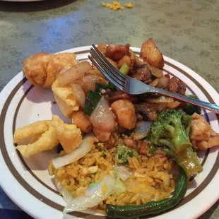 The food has been hot and fresh both times. Hibachi grill and ice cream station is a plus! Best chinese I have had!