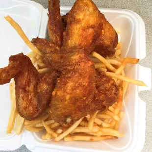 This is Chicken Wings with French Fries