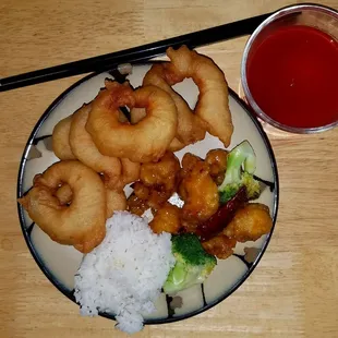China Garden Take Out at home... looks yummy, doesn&apos;t it?