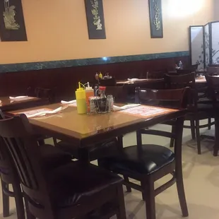 sushi and sashimi, interior