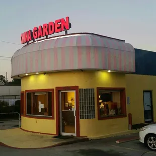 Front/entrance