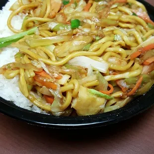 Lunch special Shrimp Lo Mein. You get a choice of white or fried rice, even with a noodle dish.