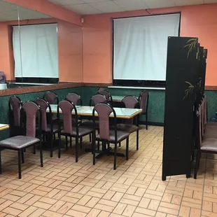 Very small area for dining, mostly carryout