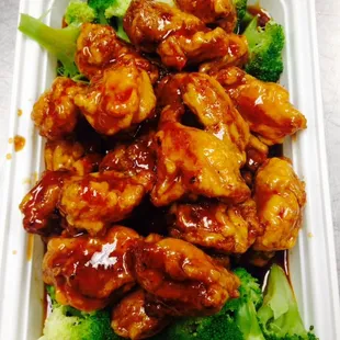 chicken and broccoli in sauce