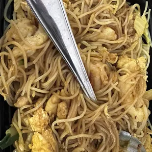 H14. Singapore Chow Mei Fun, oh made just right delicious! A favorite for sure.