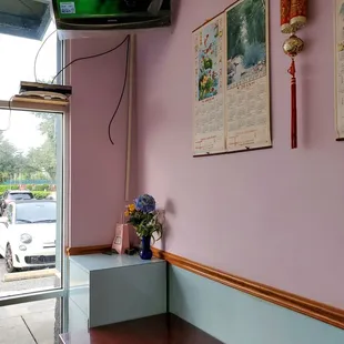 Aug 2020: One available TV, but still no dine in availability