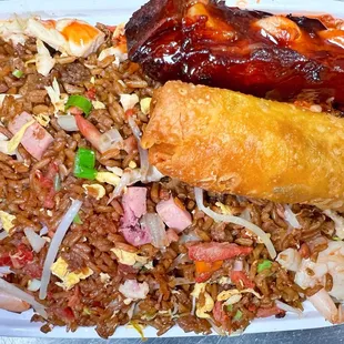 Arroz Frito Especial Con 1 Lumpia Y 1 Costilla