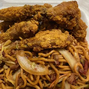 Chicken wing special with lomein