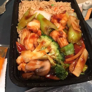 Shrimp and mixed veggies combo dinner